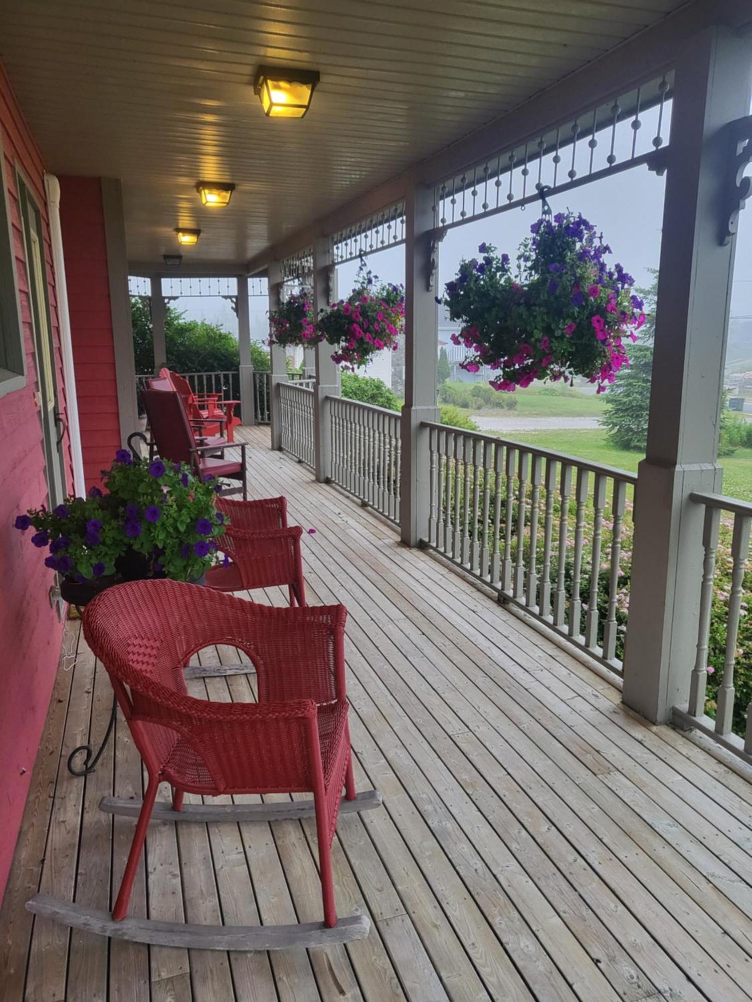 Cranberry Cove Inn Louisbourg Exterior foto