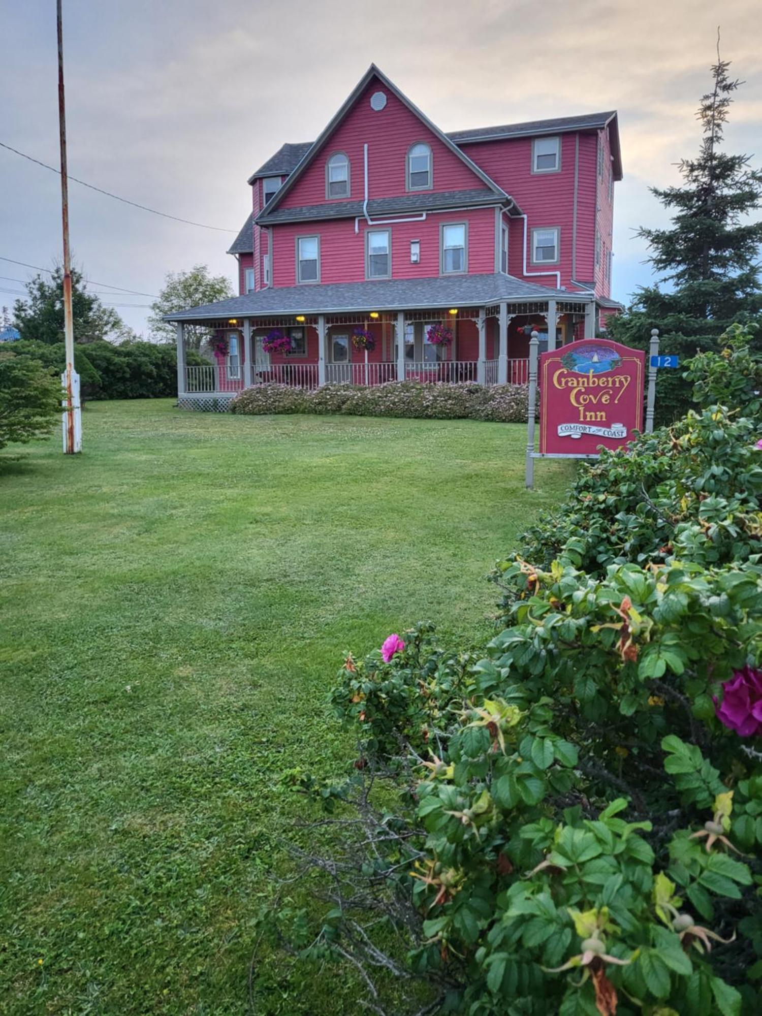 Cranberry Cove Inn Louisbourg Exterior foto